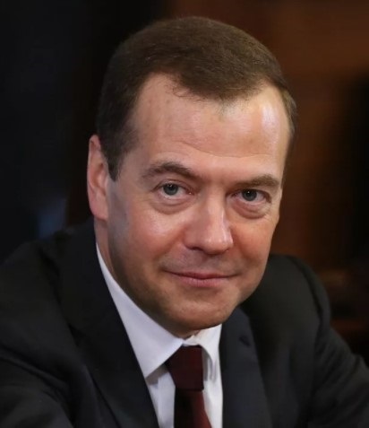 Дмитрий медведев биография фото