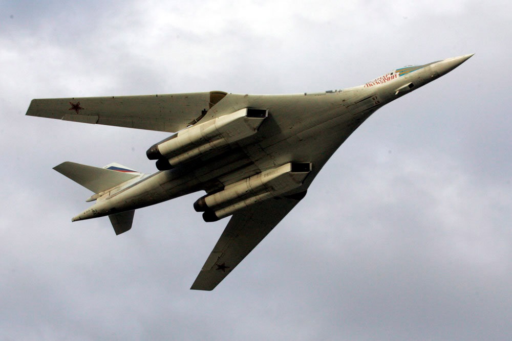 Ту 160 сверхзвуковой самолет вооружение. Ту-160м белый лебедь. Ту-160 белый лебедь. Ту-160 сверхзвуковой самолёт. Белый лебедь самолет ту 160.